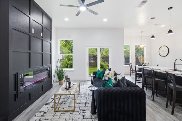 2504 Vaughn Boulevard, Fort Worth, TX 76105