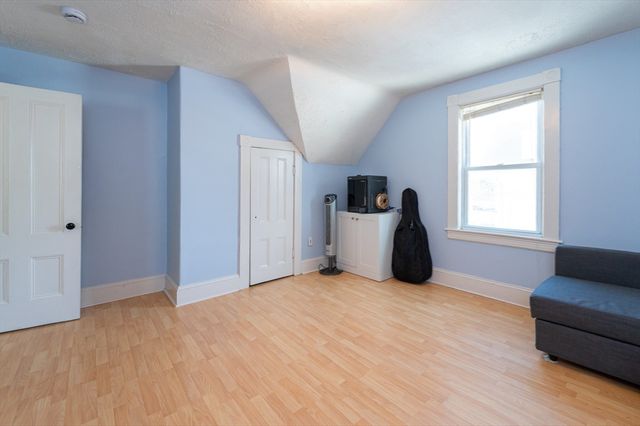 38 Starbird St, Lowell, MA 01854