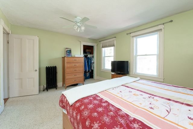 38 Starbird St, Lowell, MA 01854