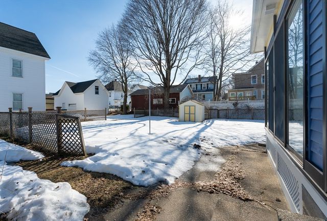 38 Starbird St, Lowell, MA 01854