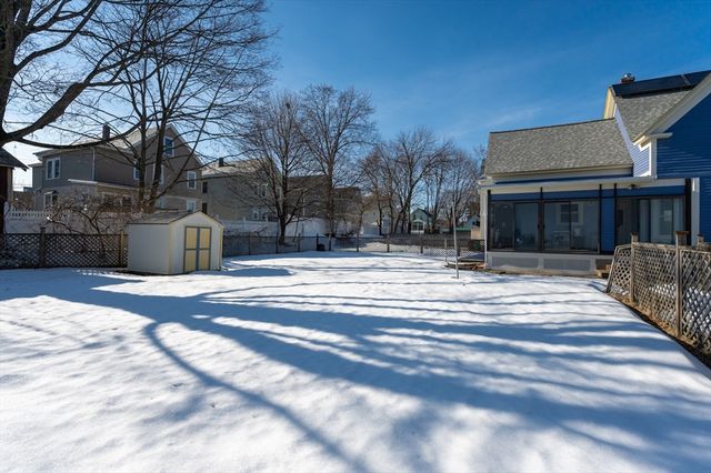 38 Starbird St, Lowell, MA 01854