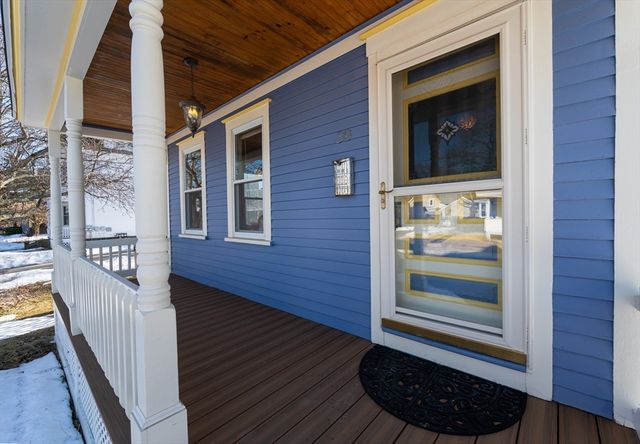 38 Starbird St, Lowell, MA 01854