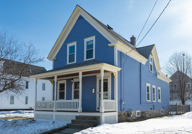 38 Starbird St, Lowell, MA 01854