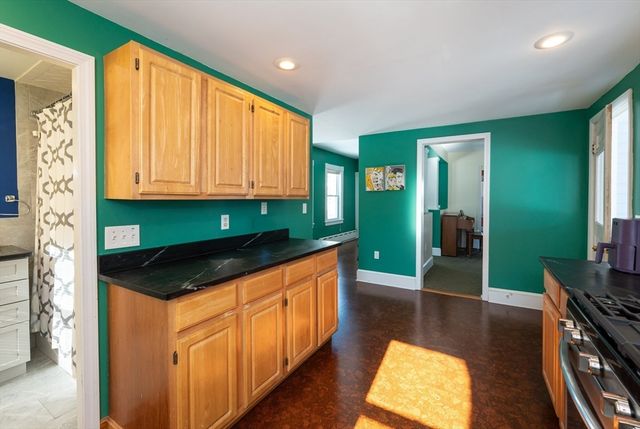 38 Starbird St, Lowell, MA 01854