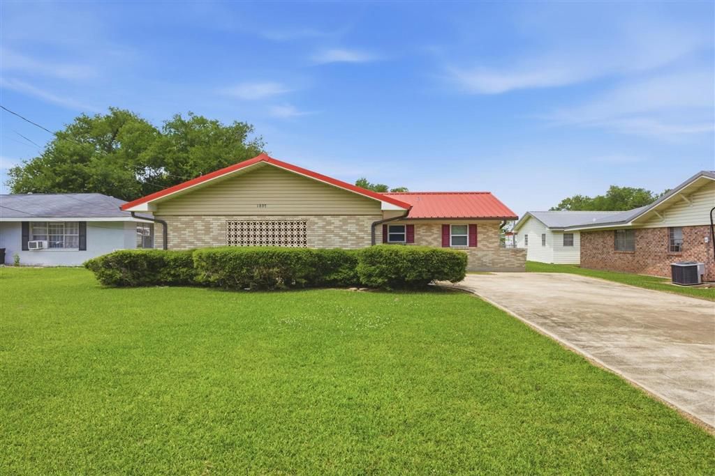 1807 Drost Street, Sulphur, LA 70663