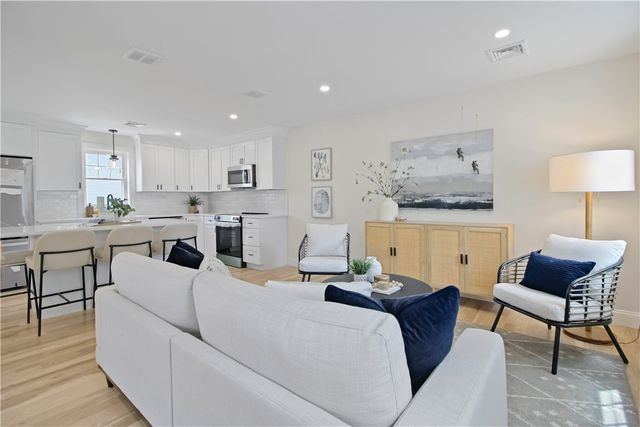 91 Croade Street, Warren, RI 02885