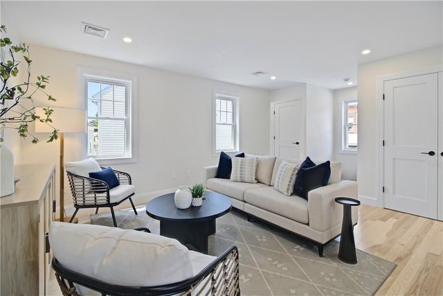 91 Croade Street, Warren, RI 02885