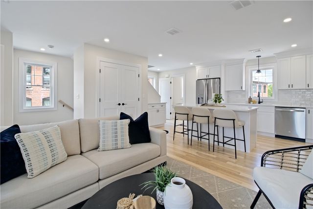 91 Croade Street, Warren, RI 02885