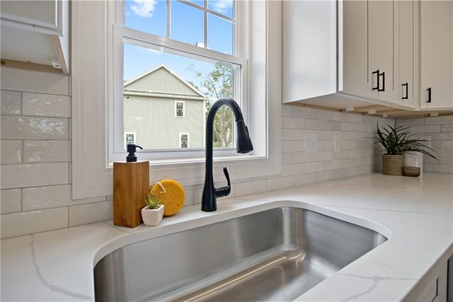 91 Croade Street, Warren, RI 02885