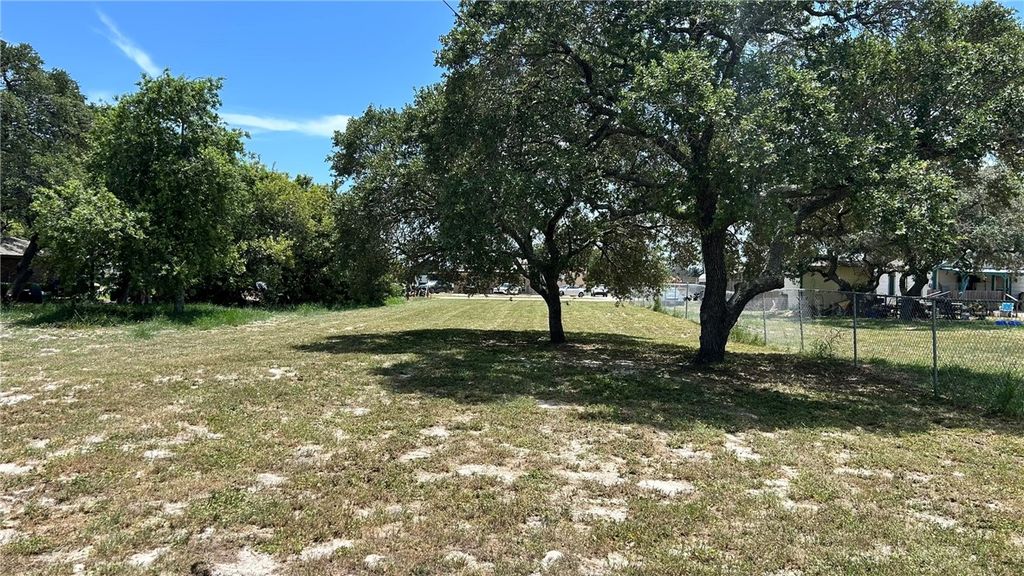 000 Wilson Ave, Aransas Pass, TX 78336 — photo 4
