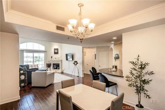 14242 Burbank 307, Sherman Oaks, CA 91401