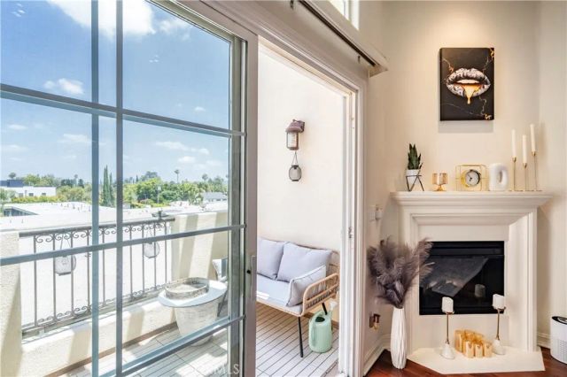 14242 Burbank 307, Sherman Oaks, CA 91401
