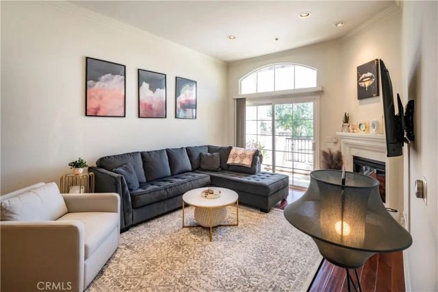 14242 Burbank 307, Sherman Oaks, CA 91401