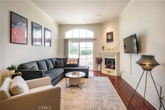 14242 Burbank 307, Sherman Oaks, CA 91401