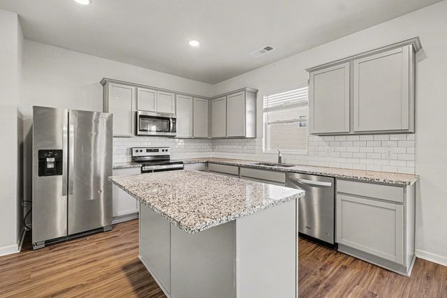 707 Samuel Lee Ln, Murfreesboro, TN 37127