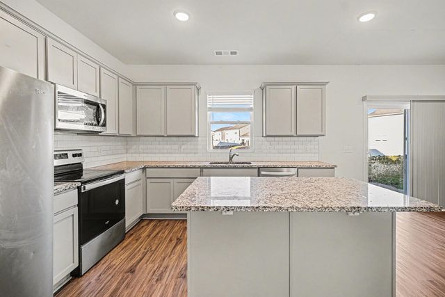 707 Samuel Lee Ln, Murfreesboro, TN 37127