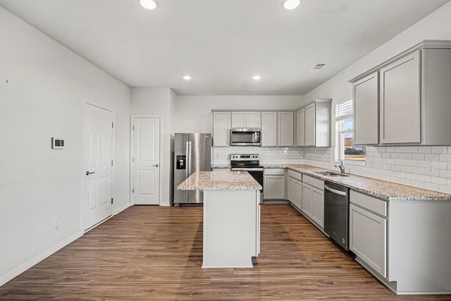 707 Samuel Lee Ln, Murfreesboro, TN 37127