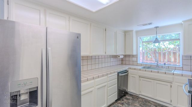 2325 Oxford Ave, Turlock, CA 95382