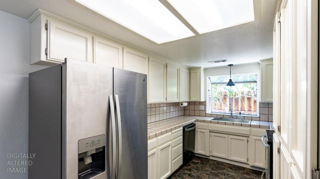 2325 Oxford Ave, Turlock, CA 95382