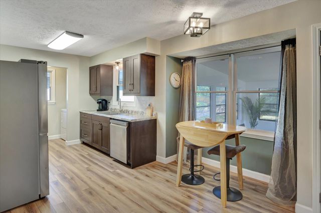 1637 W Wayland Street, Springfield, MO 65807