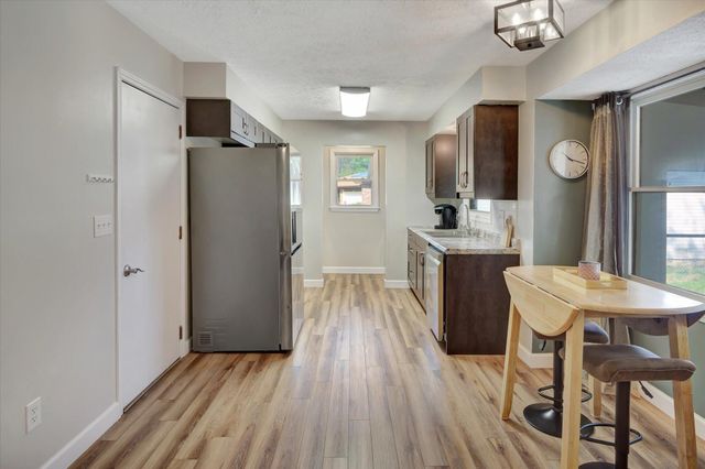 1637 W Wayland Street, Springfield, MO 65807