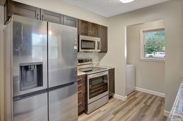 1637 W Wayland Street, Springfield, MO 65807