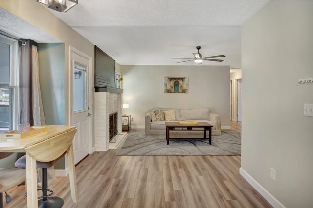 1637 W Wayland Street, Springfield, MO 65807