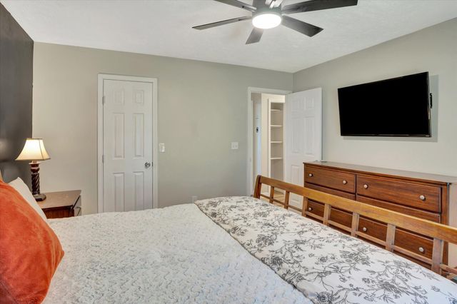 1637 W Wayland Street, Springfield, MO 65807