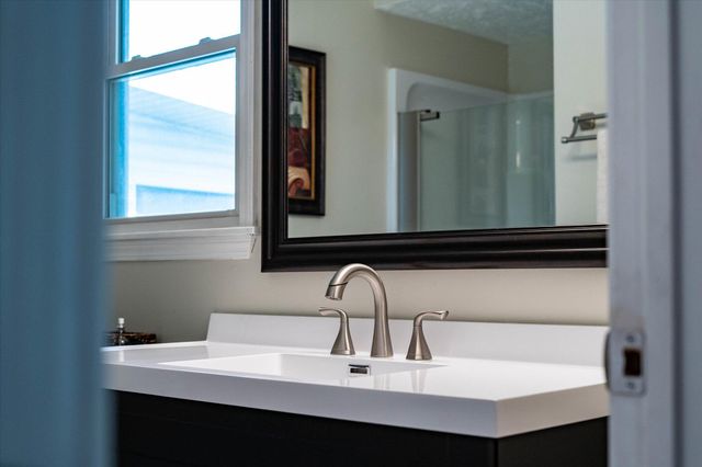 1637 W Wayland Street, Springfield, MO 65807