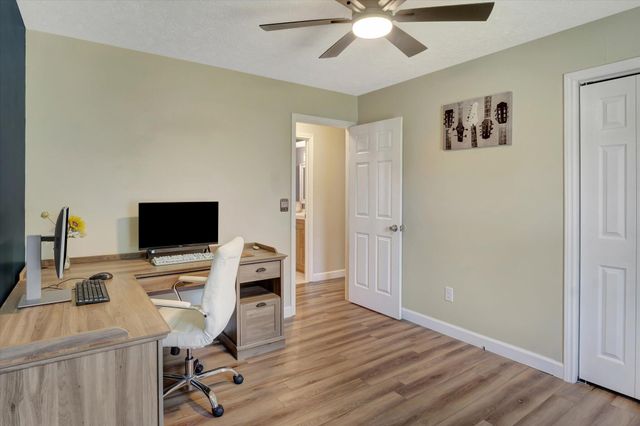 1637 W Wayland Street, Springfield, MO 65807