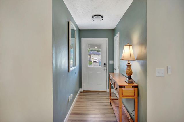 1637 W Wayland Street, Springfield, MO 65807