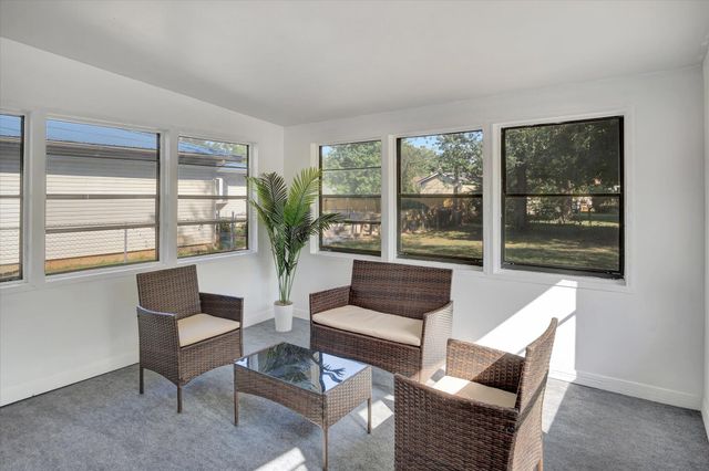 1637 W Wayland Street, Springfield, MO 65807