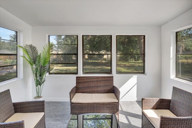 1637 W Wayland Street, Springfield, MO 65807