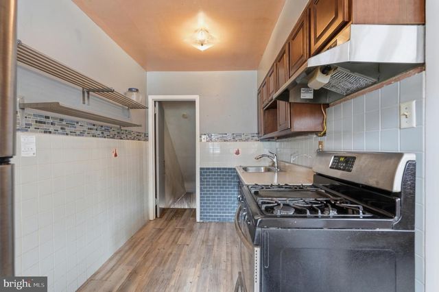 8033 TEMPLE RD, Philadelphia, PA 19150