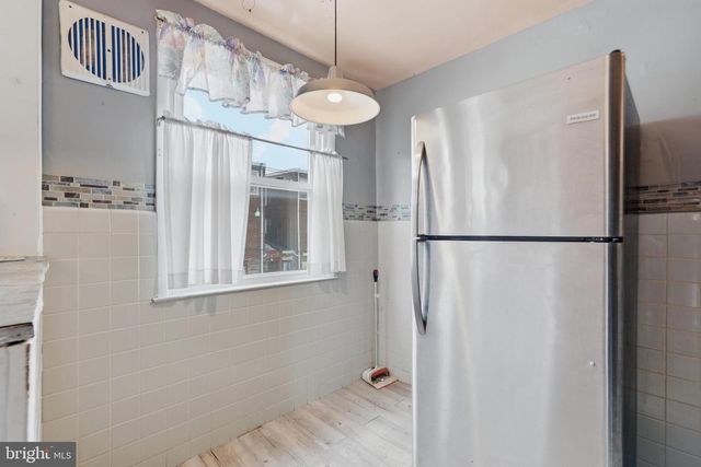 8033 TEMPLE RD, Philadelphia, PA 19150