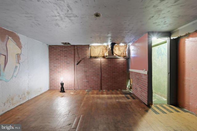 8033 TEMPLE RD, Philadelphia, PA 19150