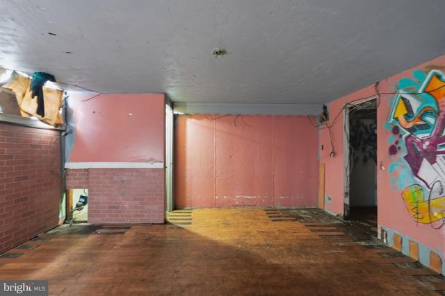 8033 TEMPLE RD, Philadelphia, PA 19150