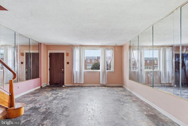 8033 TEMPLE RD, Philadelphia, PA 19150