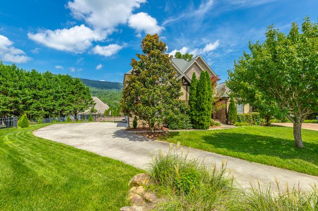 575 Blue Canyon Lane, Hixson, TN 37343