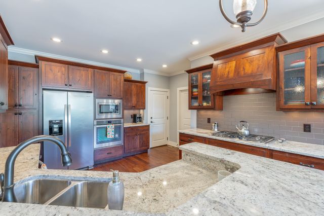 575 Blue Canyon Lane, Hixson, TN 37343