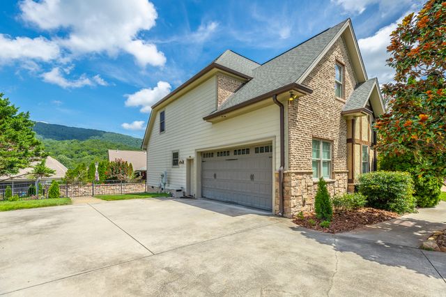 575 Blue Canyon Lane, Hixson, TN 37343
