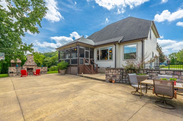 575 Blue Canyon Lane, Hixson, TN 37343