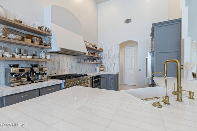 322 E Placita Haciendas Del Lago, Sahuarita, AZ 85629