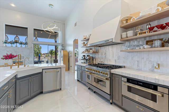 322 E Placita Haciendas Del Lago, Sahuarita, AZ 85629