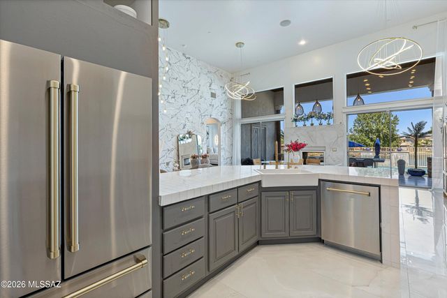 322 E Placita Haciendas Del Lago, Sahuarita, AZ 85629