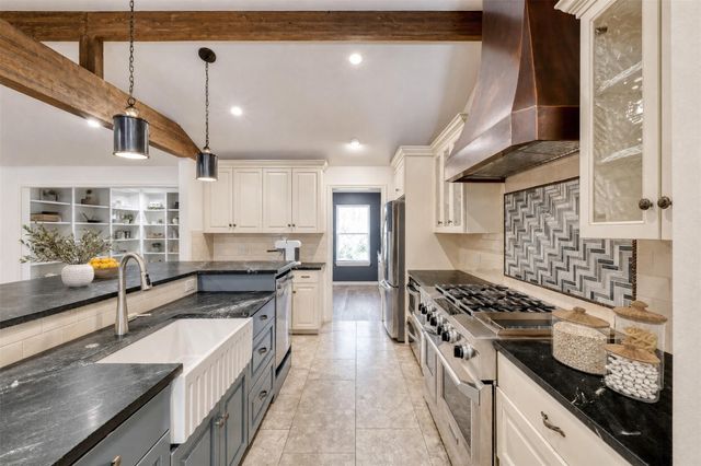 3927 Knollwood DR, Austin, TX 78731