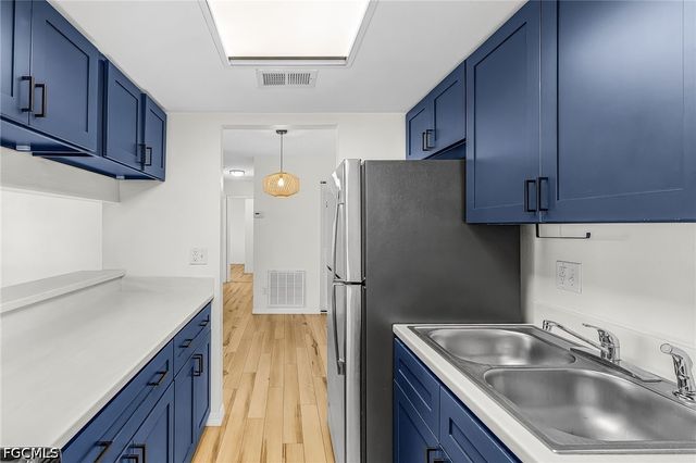 5839 Vancouver CIR 4, Fort Myers, FL 33907