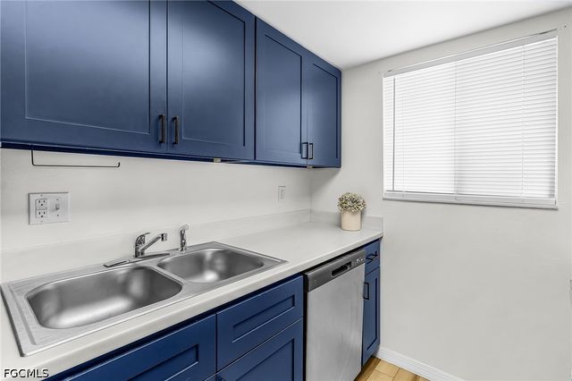 5839 Vancouver CIR 4, Fort Myers, FL 33907