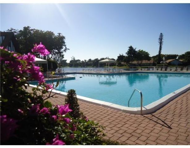 3690 Inverrary Drive 2c, Lauderhill, FL 33319