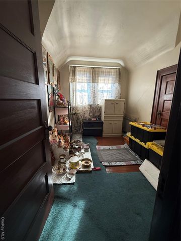 9021 189th Street, Hollis, NY 11423